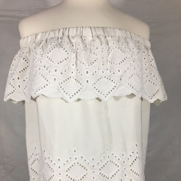 Forever 21 Tops - 3/$ 15 White Eyelet Off Shoulder Top Forever 21